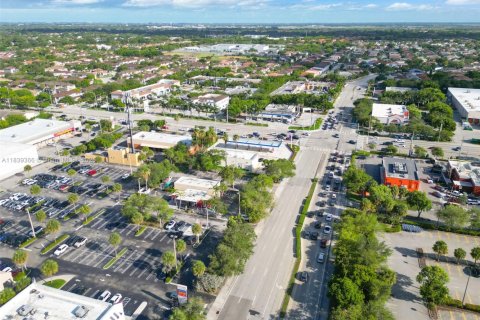 Commercial property in Miami, Florida № 2079420 - photo 28