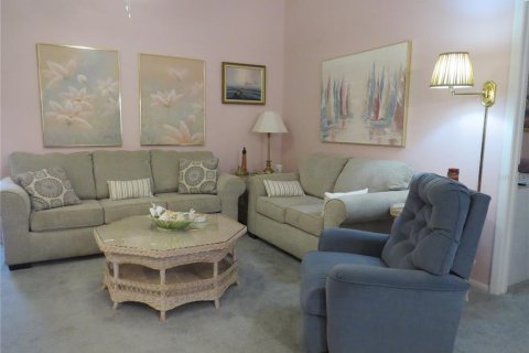 Condo in Weeki Wachee, Florida, 2 bedrooms  № 1569879 - photo 9