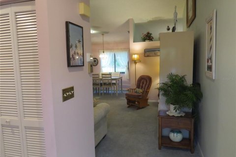 Condo in Weeki Wachee, Florida, 2 bedrooms  № 1569879 - photo 6