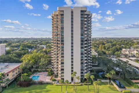 Condo in Tampa, Florida, 2 bedrooms  № 1424560 - photo 1
