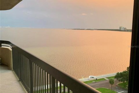 Condo in Tampa, Florida, 2 bedrooms  № 1424560 - photo 28
