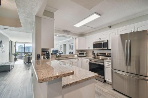 Condo in Tampa, Florida, 2 bedrooms  № 1424560 - photo 4