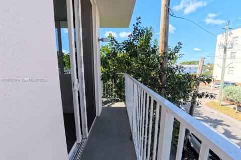 Снять в аренду квартиру в Майами, Флорида 1 спальня, 48.77м2, № 1989553 - фото 10