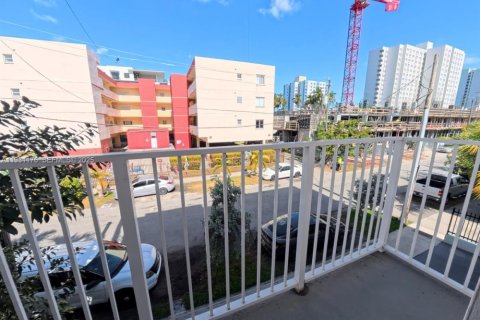 Снять в аренду квартиру в Майами, Флорида 1 спальня, 48.77м2, № 1989553 - фото 9