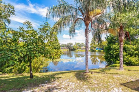 Villa ou maison à vendre à New Port Richey, Floride: 2 chambres, 95.32 m2 № 2408544 - photo 4