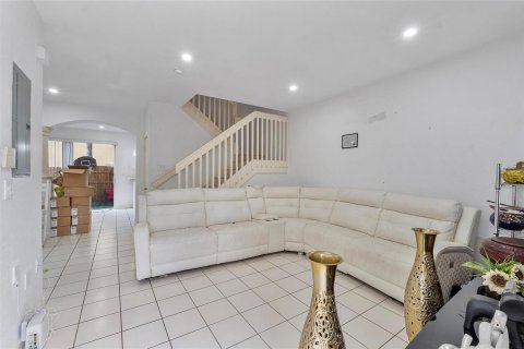 Condo in Homestead, Florida, 3 bedrooms № 2260373 - photo 4