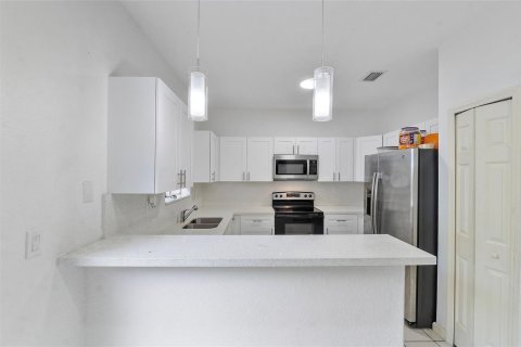 Condo in Homestead, Florida, 3 bedrooms № 2260373 - photo 3