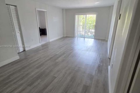 Condominio en venta en Miami, Florida, 2 dormitorios, 73.67 m2 № 2008196 - foto 3