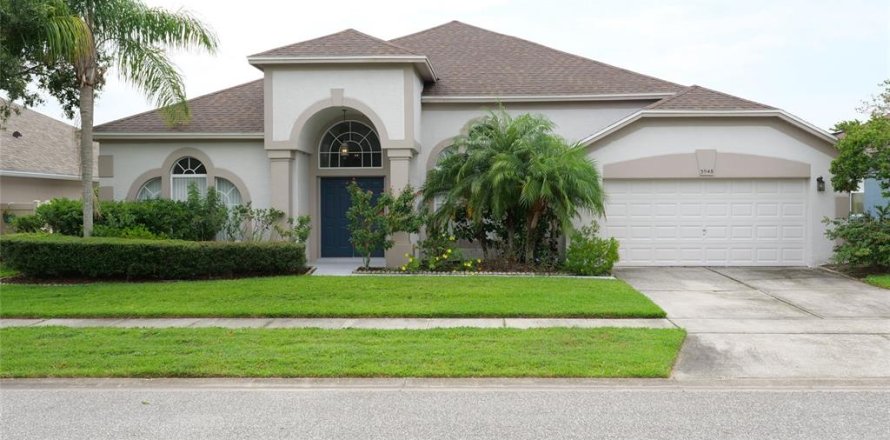 House in Orlando, Florida 3 bedrooms, 247.49 sq.m. № 1834738