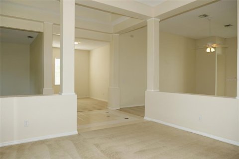 House in Orlando, Florida 3 bedrooms, 247.49 sq.m. № 1834738 - photo 4