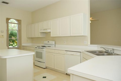 House in Orlando, Florida 3 bedrooms, 247.49 sq.m. № 1834738 - photo 8