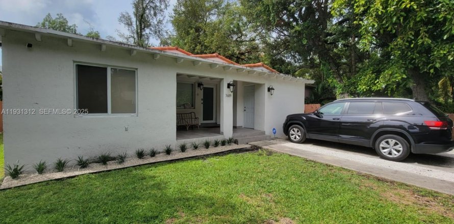 Дом в Майами, Флорида 3 спальни, 145.3м2 № 1989893