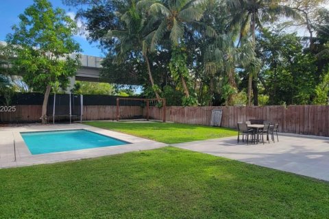 Купить виллу или дом в Майами, Флорида 3 спальни, 145.3м2, № 1989893 - фото 2