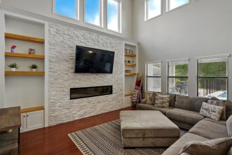 House in Tampa, Florida 4 bedrooms, 305.74 sq.m. № 1673409 - photo 19