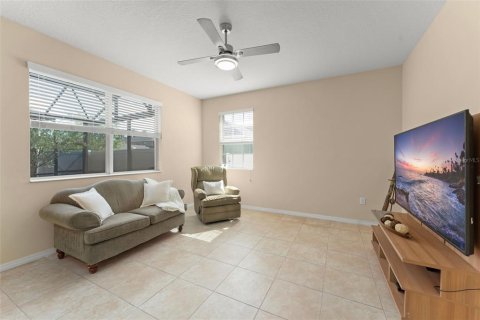 Townhouse in Winter Garden, Florida 3 bedrooms, 162.39 sq.m. № 1800614 - photo 13