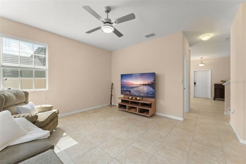 Townhouse in Winter Garden, Florida 3 bedrooms, 162.39 sq.m. № 1800614 - photo 14