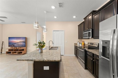 Townhouse in Winter Garden, Florida 3 bedrooms, 162.39 sq.m. № 1800614 - photo 20