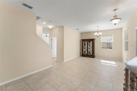 Townhouse in Winter Garden, Florida 3 bedrooms, 162.39 sq.m. № 1800614 - photo 6