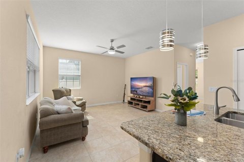 Townhouse in Winter Garden, Florida 3 bedrooms, 162.39 sq.m. № 1800614 - photo 21