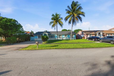 Villa ou maison à Deerfield Beach, Floride 4 chambres, 204.2 m2 № 2251471
