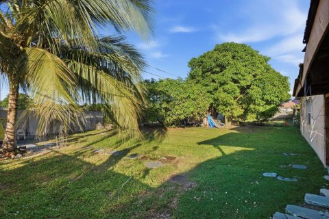 Casa en venta en Deerfield Beach, Florida, 4 dormitorios, 204.2 m2 № 2251471 - foto 2