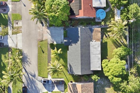 Casa en venta en Deerfield Beach, Florida, 4 dormitorios, 204.2 m2 № 2251471 - foto 6