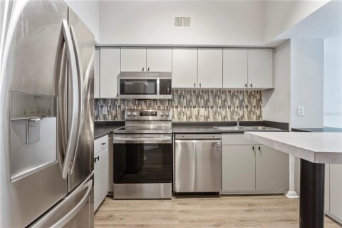 Condominio en venta en Tampa, Florida, 1 dormitorio, 73.3 m2 № 1408100 - foto 5