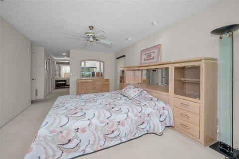 House in Tampa, Florida 4 bedrooms, 243.13 sq.m. № 1902295 - photo 18