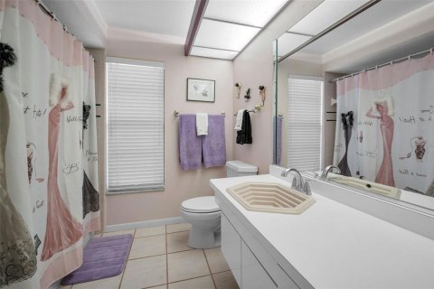 House in Tampa, Florida 4 bedrooms, 243.13 sq.m. № 1902295 - photo 24