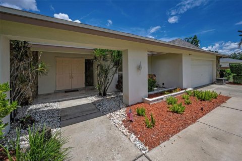 House in Tampa, Florida 4 bedrooms, 243.13 sq.m. № 1902295 - photo 5
