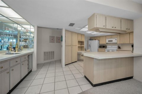 House in Tampa, Florida 4 bedrooms, 243.13 sq.m. № 1902295 - photo 11