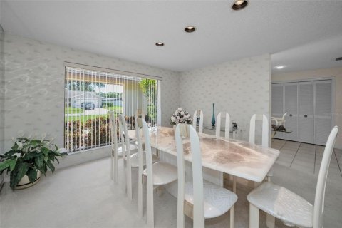 House in Tampa, Florida 4 bedrooms, 243.13 sq.m. № 1902295 - photo 10