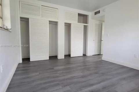 Снять в аренду кондоминиум в Майами, Флорида 2 спальни, 69.68м2, № 2047720 - фото 5