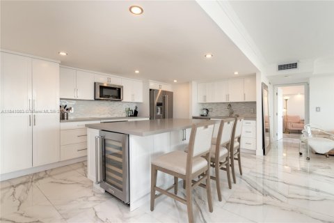 Condominio en venta en Miami, Florida, 3 dormitorios, 191.29 m2 № 1833877 - foto 3