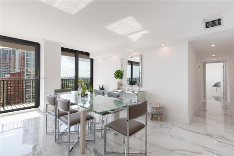 Condominio en venta en Miami, Florida, 3 dormitorios, 191.29 m2 № 1833877 - foto 4