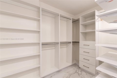 Condominio en venta en Miami, Florida, 3 dormitorios, 191.29 m2 № 1833877 - foto 27
