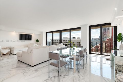 Condominio en venta en Miami, Florida, 3 dormitorios, 191.29 m2 № 1833877 - foto 6