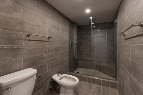 Condominio en venta en Miami, Florida, 3 dormitorios, 191.29 m2 № 1833877 - foto 11