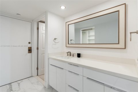 Condominio en venta en Miami, Florida, 3 dormitorios, 191.29 m2 № 1833877 - foto 9