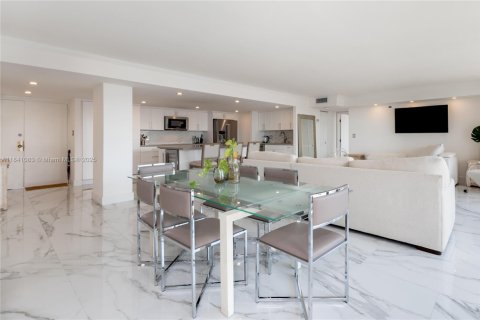 Condominio en venta en Miami, Florida, 3 dormitorios, 191.29 m2 № 1833877 - foto 23