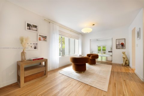 Casa en alquiler en Miami, Florida, 3 dormitorios, 163.51 m2 № 1941978 - foto 8