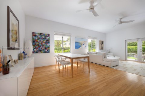Casa en alquiler en Miami, Florida, 3 dormitorios, 163.51 m2 № 1941978 - foto 16
