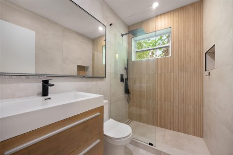 Casa en alquiler en Miami, Florida, 3 dormitorios, 163.51 m2 № 1941978 - foto 24