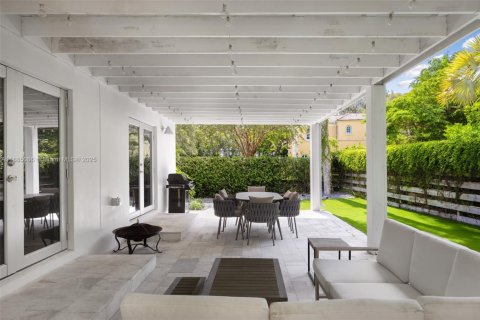 Casa en alquiler en Miami, Florida, 3 dormitorios, 163.51 m2 № 1941978 - foto 7