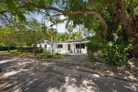 Casa en alquiler en Miami, Florida, 3 dormitorios, 163.51 m2 № 1941978 - foto 1