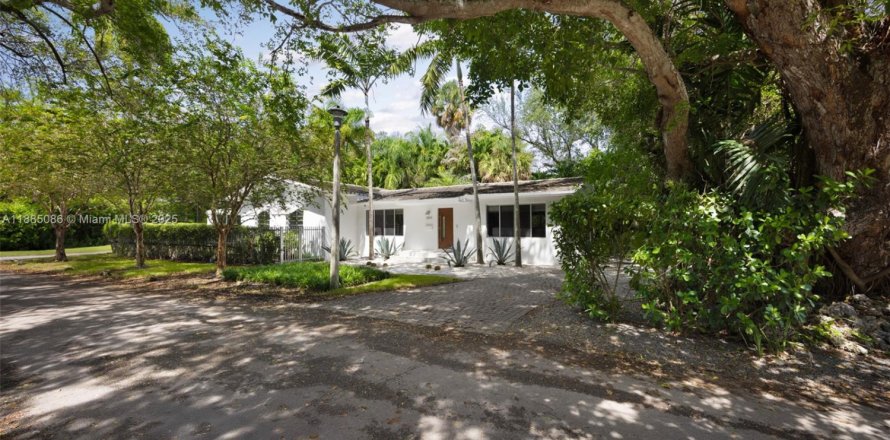 Casa en Miami, Florida 3 dormitorios, 163.51 m2 № 1941978
