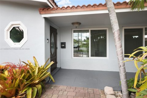 Villa ou maison à vendre à Oakland Park, Floride: 2 chambres, 117.06 m2 № 1950119 - photo 2