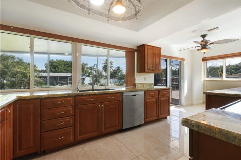 Villa ou maison à vendre à Oakland Park, Floride: 2 chambres, 117.06 m2 № 1950119 - photo 5