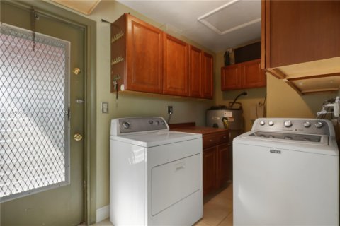 Villa ou maison à vendre à Oakland Park, Floride: 2 chambres, 117.06 m2 № 1950119 - photo 6