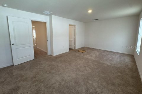Touwnhouse à vendre à Tavares, Floride: 2 chambres, 150.13 m2 № 2399491 - photo 4